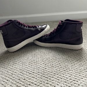 Nike Blazer Mid Leather Premium Snake Sneakers Womens Size 7 Burgundy